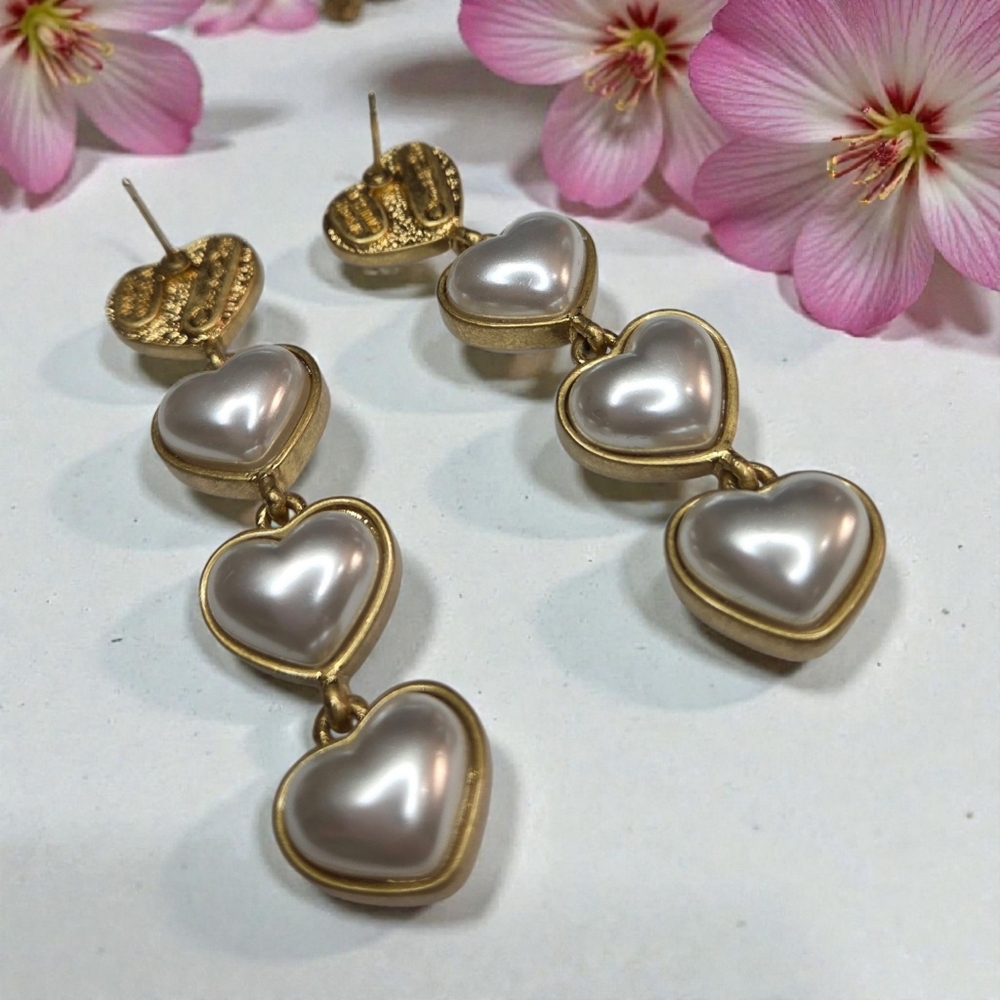 OSCAR de la RENTA Gold Puffy Heart Pearl Drop Earrings - Picture 4 of 6